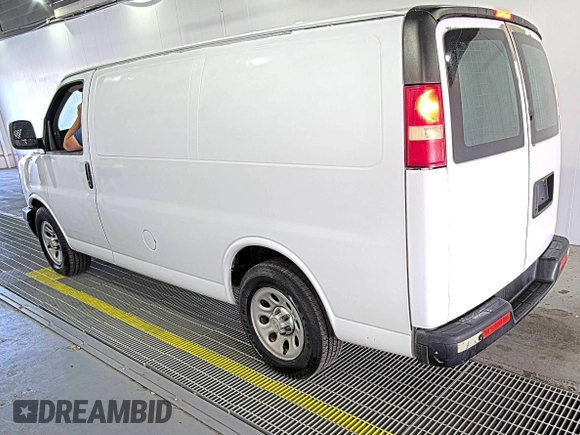 2012 Chevrolet Express Cargo z VIN 1GCSGAFX8C1135353, wystawiony jako IAAI lot #42610415 z przebiegiem 143 913 mil mil oraz . Historia ofert i sprzedaży dostępna na DreamBid. Obrazek 10.