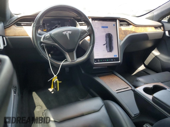 2019 Tesla Model S 75D z VIN 5YJSA1E29KF348065, wystawiony jako Copart lot #60290925 z przebiegiem 73 573 mil mil oraz Szkoda całkowita • Salvage title. Historia ofert i sprzedaży dostępna na DreamBid. Obrazek 8.