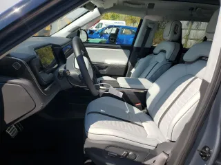 2023 Rivian R1S Adventure z VIN 7PDSGABAXPN010623, wystawiony jako Copart lot #72176294 z przebiegiem Nie podano mil oraz Szkody całkowita. Historia ofert i sprzedaży dostępna na DreamBid. Obrazek 7.