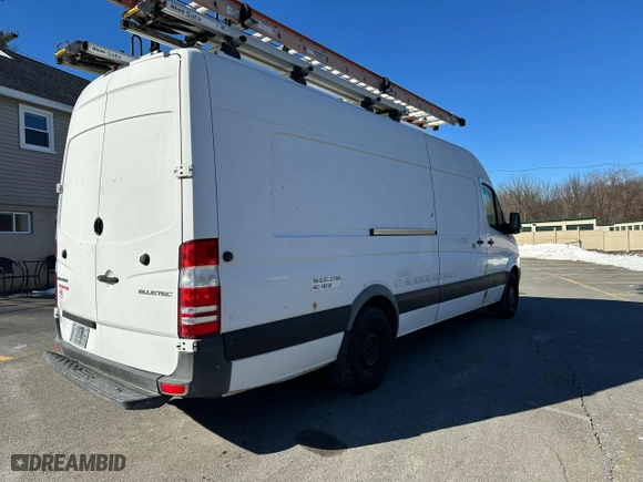 2015 Mercedes-Benz Sprinter Cargo Vans EXT with VIN WD3PE8DC3FP113003, listed as a Copart auction lot 44385355 with 114,108 mi miles and Clean Title. Bid and sale history available at carsss.com. Image 3.