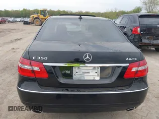 2011 Mercedes-Benz E 350 Luxury z VIN WDDHF8HB6BA418247, wystawiony jako IAAI lot #42161954 z przebiegiem 87 877 mil mil oraz . Historia ofert i sprzedaży dostępna na DreamBid. Obrazek 16.