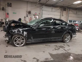 2014 Mercedes-Benz C-Class C 300 Sport with VIN WDDGF8AB0ER305650, listed as a IAAI auction lot 41175588 with 78,174 mi miles. Bid and sale history available at carsss.com. Image 13.