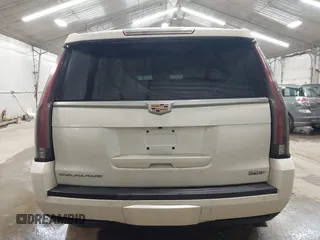 2015 Cadillac Escalade Luxury z VIN 1GYS4MKJ0FR566796, wystawiony jako IAAI lot #42044792 z przebiegiem 176 162 mil mil oraz . Historia ofert i sprzedaży dostępna na DreamBid. Obrazek 16.