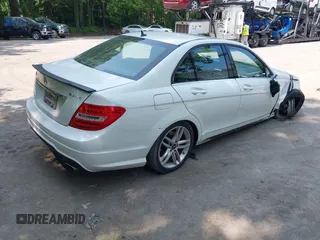 2012 Mercedes-Benz C 300 Sport с VIN WDDGF8BB7CR212099, выставлен на аукционе IAAI как лот 42411121 с пробегом 202 811 миль миль и . История ставок и продаж доступна на DreamBid. Изображение 4.