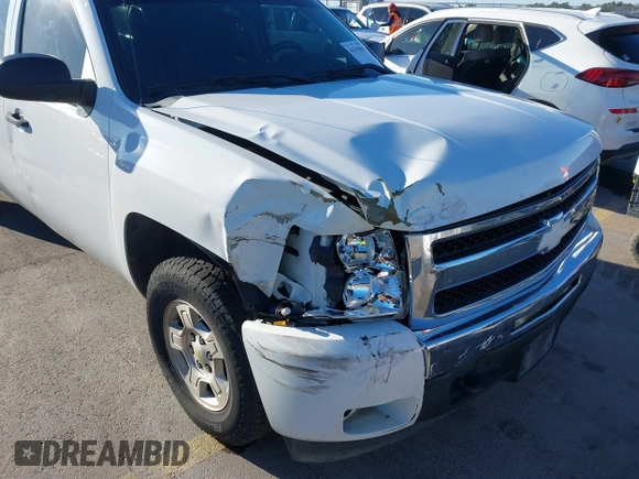 2009 Chevrolet Silverado 1500 LT with VIN 3GCEC23JX9G130616, listed as a IAAI auction lot 41410807 with 143,731 mi miles. Bid and sale history available at carsss.com. Image 6.