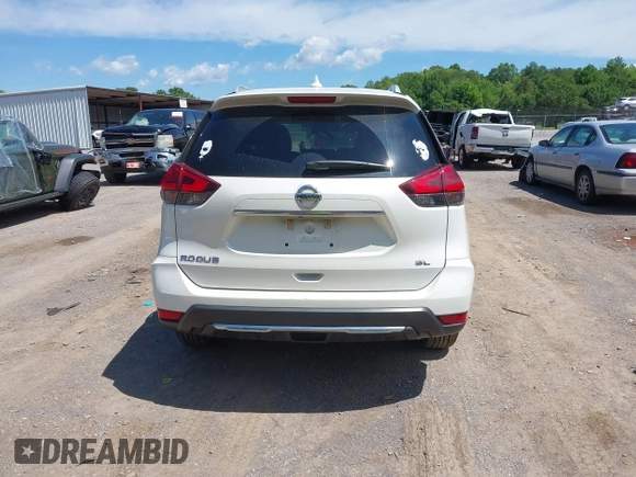 2017 Nissan Rogue SL z VIN 5N1AT2MT5HC884728, wystawiony jako IAAI lot #42330244 z przebiegiem 89 744 mil mil oraz . Historia ofert i sprzedaży dostępna na DreamBid. Obrazek 17.