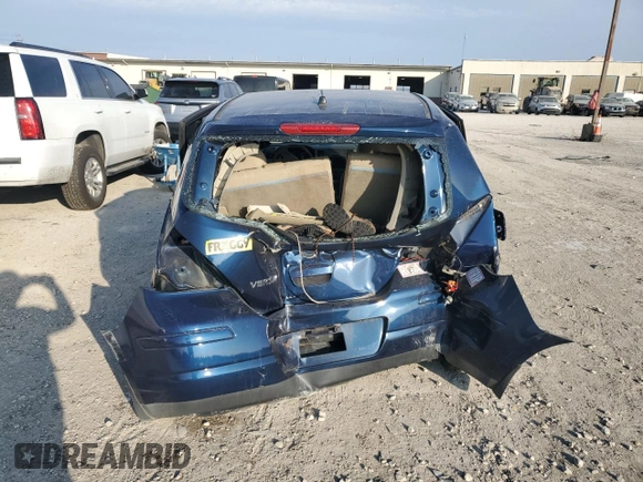 2007 Nissan Versa SL z VIN 3N1BC13E87L368908, wystawiony jako Copart lot #83246334 z przebiegiem Nie podano mil oraz Nie do naprawy • Non repairable. Historia ofert i sprzedaży dostępna na DreamBid. Obrazek 6.