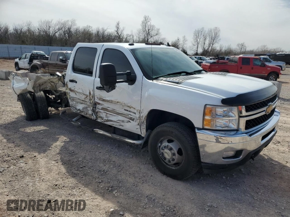 2013 Chevrolet Silverado 3500HD LT with VIN 1GC4K0C8XDF132943, listed as a Copart auction lot 49234385 with 224,654 mi miles and Salvage Title. Bid and sale history available at carsss.com. Image 4.