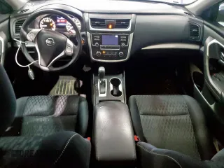 2017 Nissan Altima SV z VIN 1N4AL3AP4HC489334, wystawiony jako Copart lot #58584115 z przebiegiem 117 358 mil mil oraz Szkoda całkowita • Salvage title. Historia ofert i sprzedaży dostępna na DreamBid. Obrazek 8.