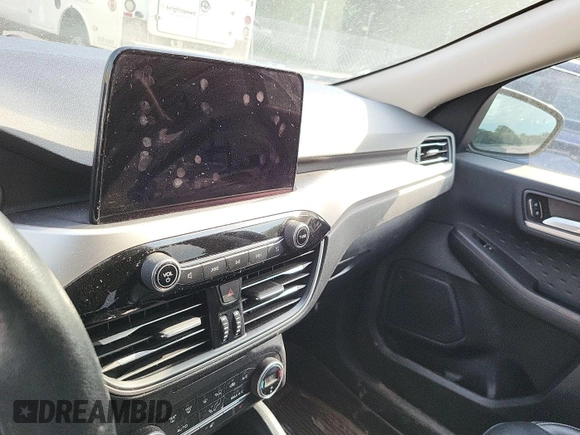 2020 Ford Escape SEL with VIN 1FMCU0H66LUB14443, listed as a IAAI auction lot 42677911 with 39,566 mi miles and . Bid and sale history available at DreamBid. Image 27.
