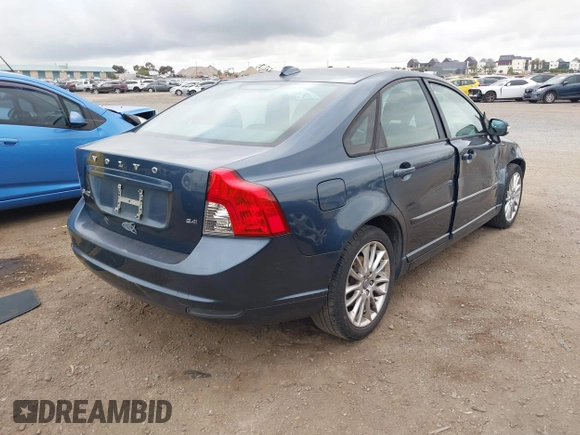 2009 Volvo S40 2.4L с VIN YV1MS382292445158, выставлен на аукционе IAAI как лот 42032933 с пробегом 129 025 миль миль и . История ставок и продаж доступна на DreamBid. Изображение 4.