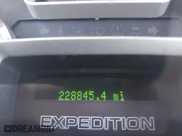2010 Ford Expedition SSV with VIN 1FMJU1F53AEA15092, listed as a IAAI auction lot 42267927 with 228,845 mi miles and . Bid and sale history available at DreamBid. Image 7.