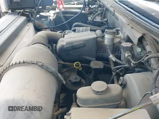 2002 Ford F-150 XL z VIN 1FTRF18232NB18258, wystawiony jako IAAI lot #42123898 z przebiegiem 152 214 mil mil oraz . Historia ofert i sprzedaży dostępna na DreamBid. Obrazek 12.