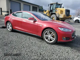 2013 Tesla Model S with VIN 5YJSA1CN9DFP19743, listed as a Copart auction lot 49555255 with 0 mi miles and Salvage Title. Bid and sale history available at carsss.com. Image 4.