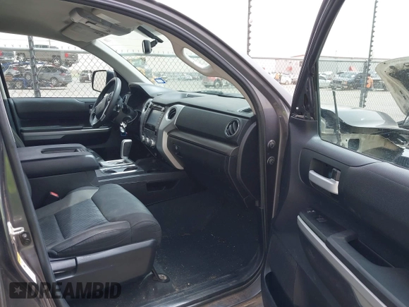 2014 Toyota Tundra SR5 z VIN 5TFEM5F1XEX082020, wystawiony jako IAAI lot #41914391 z przebiegiem 75 787 mil mil oraz . Historia ofert i sprzedaży dostępna na DreamBid. Obrazek 5.