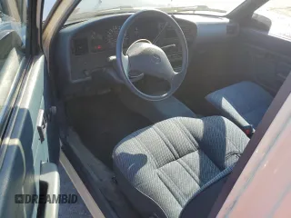 1993 Toyota Pickup DLX z VIN JT4RN93PXP5085030, wystawiony jako Copart lot #73537044 z przebiegiem 175 167 mil mil oraz Szkoda całkowita • Salvage title. Historia ofert i sprzedaży dostępna na DreamBid. Obrazek 8.