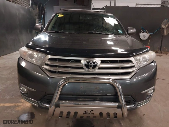 2012 Toyota Highlander with VIN 5TDBK3EH7CS112265, listed as a IAAI auction lot 41923167 with 113,655 mi miles. Bid and sale history available at carsss.com. Image 12.