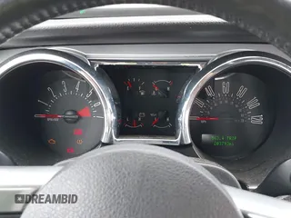 2008 Ford Mustang Deluxe with VIN 1ZVHT80N485182883, listed as a IAAI auction lot 42615739 with 203,793 mi miles and . Bid and sale history available at DreamBid. Image 7.