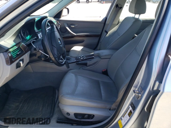 2011 BMW 3 Series 328i с VIN WBAPH5C5XBA442287, выставлен на аукционе Copart как лот 57636005 с пробегом Не указан миль и Чистый • Clean title. История ставок и продаж доступна на DreamBid. Изображение 7.
