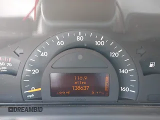 2001 Mercedes-Benz C 230/260/280/320 z VIN WDBRF61J21F056048, wystawiony jako IAAI lot #42273081 z przebiegiem 138 637 mil mil oraz . Historia ofert i sprzedaży dostępna na DreamBid. Obrazek 7.