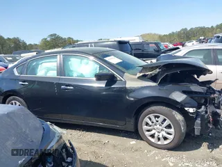 2015 Nissan Altima S with VIN 1N4AL3AP2FN316557, listed as a IAAI auction lot 41930639 with 174,482 mi miles and . Bid and sale history available at carsss.com. Image 14.