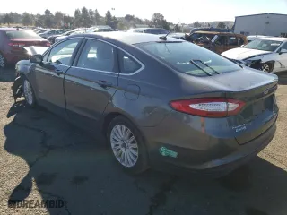 2015 Ford Fusion Energi SE Luxury with VIN 3FA6P0PU3FR173878, listed as a Copart auction lot 71048402 with 60,040 mi miles. Bid and sale history available at carsss.com. Image 2.