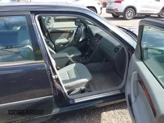1998 Mercedes-Benz C 230/260/280/320 with VIN WDBHA23G2WA646839, listed as a IAAI auction lot 41983171 with 176,887 mi miles and . Bid and sale history available at carsss.com. Image 5.