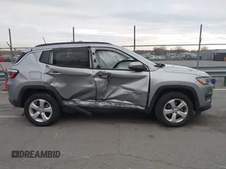 2018 Jeep Compass Altitude with VIN 3C4NJDBB5JT259158, listed as a IAAI auction lot 41752829 with 71,008 mi miles and . Bid and sale history available at carsss.com. Image 13.