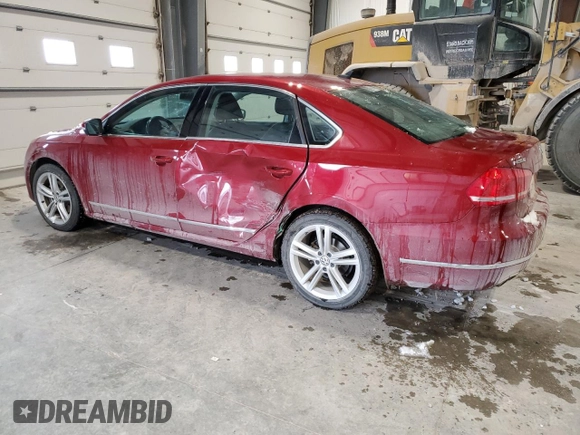 2015 Volkswagen Passat SEL Premium z VIN 1VWCV7A37FC011212, wystawiony jako Copart lot #45244485 z przebiegiem 126 407 mil mil oraz Szkoda całkowita • Salvage title. Historia ofert i sprzedaży dostępna na DreamBid. Obrazek 2.
