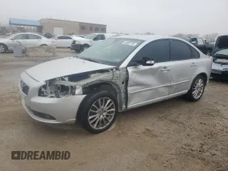 2011 Volvo S40 with VIN YV1672MS5B2543942, listed as a Copart auction lot 44022725 with 140,273 mi miles and Salvage Title. Bid and sale history available at carsss.com. Image 1.