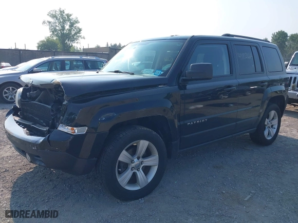 2016 Jeep Patriot Latitude with VIN 1C4NJRFB6GD782341, listed as a IAAI auction lot 40002664 with 83,054 mi miles. Bid and sale history available at carsss.com. Image 18.
