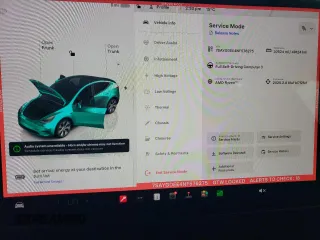 2022 Tesla Model Y Long Range z VIN 7SAYGDEE4NF576275, wystawiony jako Copart lot #53968925 z przebiegiem 30 524 mil mil oraz Szkoda całkowita • Salvage title. Historia ofert i sprzedaży dostępna na DreamBid. Obrazek 9.