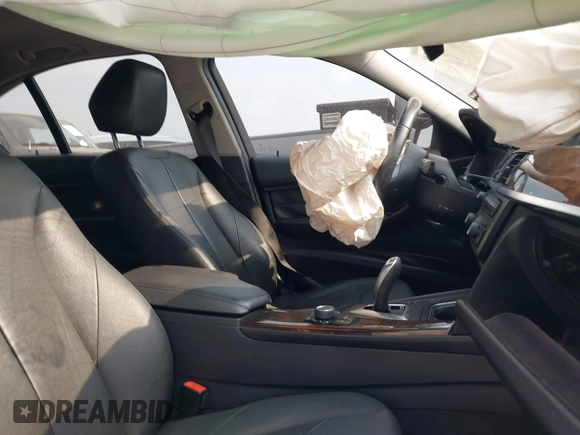 2015 BMW 3 Series 328i с VIN WBA3A5G57FNS89315, выставлен на аукционе IAAI как лот 42293358 с пробегом Не указан миль и . История ставок и продаж доступна на DreamBid. Изображение 5.