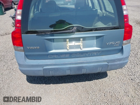 2002 Volvo V70 with VIN YV1SZ58D521073150, listed as a IAAI auction lot 42149444 with Not Provided miles and . Bid and sale history available at DreamBid. Image 6.