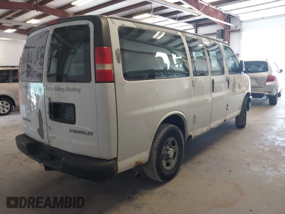 2006 Chevrolet Express Cargo z VIN 1GCFG15X861218563, wystawiony jako IAAI lot #40307047 z przebiegiem 216 786 mil mil oraz . Historia ofert i sprzedaży dostępna na DreamBid. Obrazek 4.