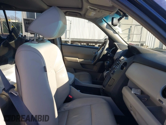 2013 Honda Pilot EX-L with VIN 5FNYF4H50DB049294, listed as a IAAI auction lot 41111384 with 298,000 mi miles. Bid and sale history available at carsss.com. Image 5.