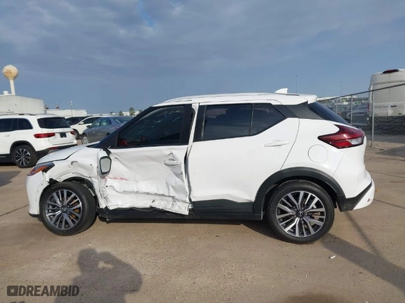 2022 Nissan Kicks SV with VIN 3N1CP5CV0NL524100, listed as a IAAI auction lot 41562035 with NaN miles. Bid and sale history available at carsss.com. Image 14.