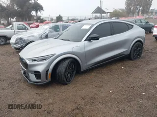 2021 Ford Mustang Mach-E GT z VIN 3FMTK4SE1MME00154, wystawiony jako IAAI lot #41536548 z przebiegiem 19 568 mil mil oraz . Historia ofert i sprzedaży dostępna na DreamBid. Obrazek 20.