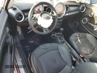 2014 MINI Clubman S z VIN WMWZG3C55ET800310, wystawiony jako Copart lot #74800274 z przebiegiem 97 378 mil mil oraz Szkoda całkowita • Salvage title. Historia ofert i sprzedaży dostępna na DreamBid. Obrazek 8.
