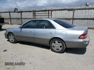 2000 Lexus ES 300 with VIN JT8BF28G9Y5100812, listed as a Copart auction lot 56790365 with 161,518 mi miles and Salvage title. Bid and sale history available at DreamBid. Image 2.