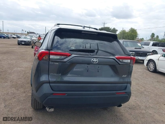 2019 Toyota RAV4 XLE with VIN 2T3W1RFVXKC031514, listed as a IAAI auction lot 40626768 with NaN miles. Bid and sale history available at carsss.com. Image 16.