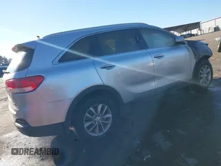 2018 Kia Sorento L with VIN 5XYPG4A30JG371228, listed as a IAAI auction lot 41633300 with 1 mi miles. Bid and sale history available at carsss.com. Image 4.