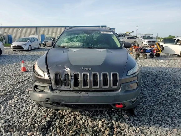2016 Jeep Cherokee Trailhawk with VIN 1C4PJMBS4GW188840, listed as a Copart auction lot 58760605 with 117,570 mi miles and Salvage title. Bid and sale history available at DreamBid. Image 13.