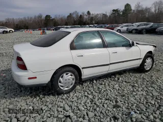 1994 Honda Accord LX with VIN 1HGCD5631RA175785, listed as a Copart auction lot 47111905 with 238,860 mi miles and Salvage Title. Bid and sale history available at carsss.com. Image 3.
