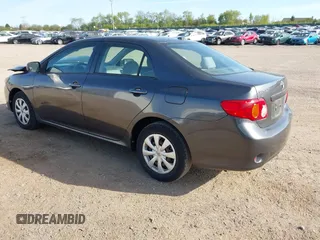 2010 Toyota Corolla z VIN 1NXBU4EE1AZ291154, wystawiony jako IAAI lot #42225867 z przebiegiem 132 425 mil mil oraz . Historia ofert i sprzedaży dostępna na DreamBid. Obrazek 3.