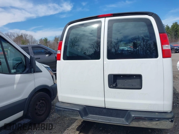 2021 GMC Savana Cargo Van with VIN 1GTW7AF72M1191484, listed as a IAAI auction lot 41835496 with 71,760 mi miles. Bid and sale history available at carsss.com. Image 17.