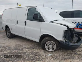 2018 Chevrolet Express Cargo Van with VIN 1GCWGAFP0J1275427, listed as a IAAI auction lot 41463949 with 1 mi miles. Bid and sale history available at carsss.com. Image 1.