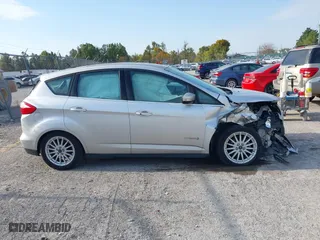 2015 Ford C-Max Hybrid SEL with VIN 1FADP5BU0FL111493, listed as a IAAI auction lot 40675780 with 99,891 mi miles. Bid and sale history available at carsss.com. Image 13.