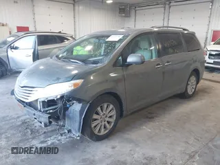 2011 Toyota Sienna XLE with VIN 5TDDK3DC6BS025101, listed as a IAAI auction lot 41473796 with 211,467 mi miles. Bid and sale history available at carsss.com. Image 18.