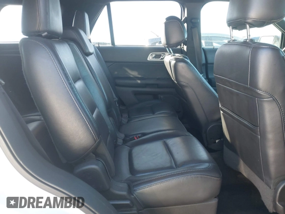 2014 Ford Explorer XLT z VIN 1FM5K8D8XEGA67150, wystawiony jako IAAI lot #41731862 z przebiegiem 246 182 mil mil oraz . Historia ofert i sprzedaży dostępna na DreamBid. Obrazek 8.